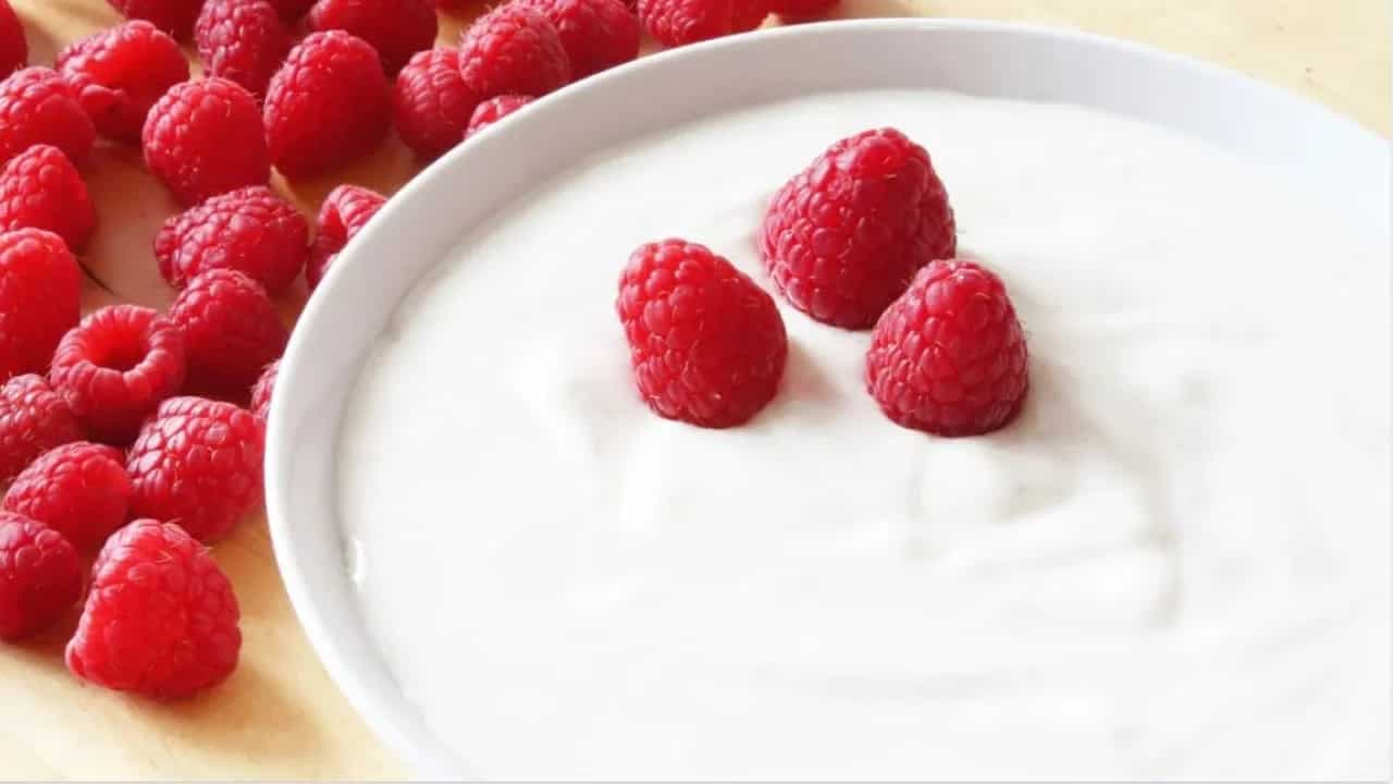 5 Reasons Why You Should Include Curd In Your Daily Diet 