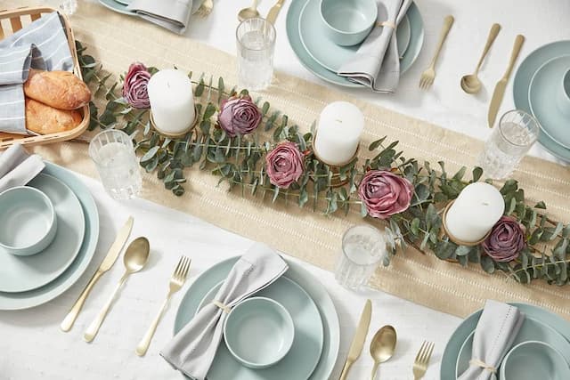 Fine Dining Etiquette: What Is The Proper Way To Use A Table Napkin?