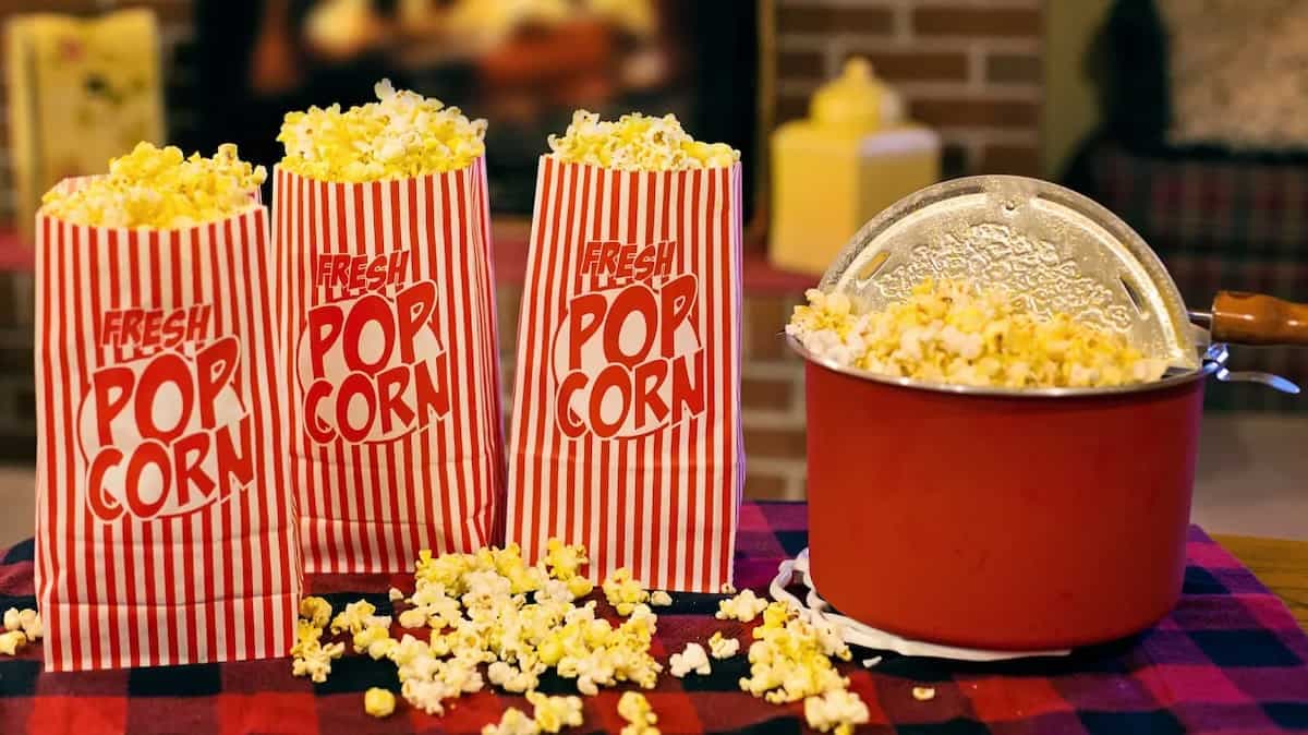 5 Snacks That Can Make Your Movie Night At Home Special