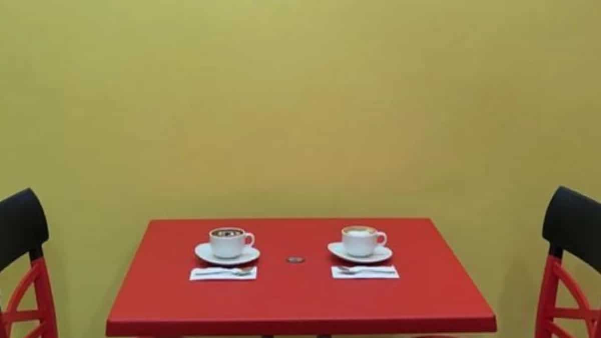 This Kolkata Cafe Run By HIV-Positive Staff Is Shattering Stigma