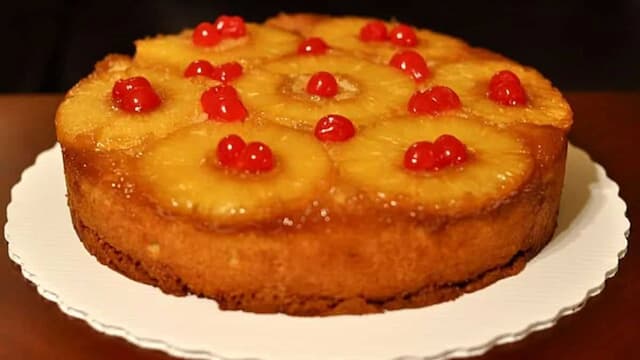 5 Upside-Down Cakes Perfect For A Magical Christmas