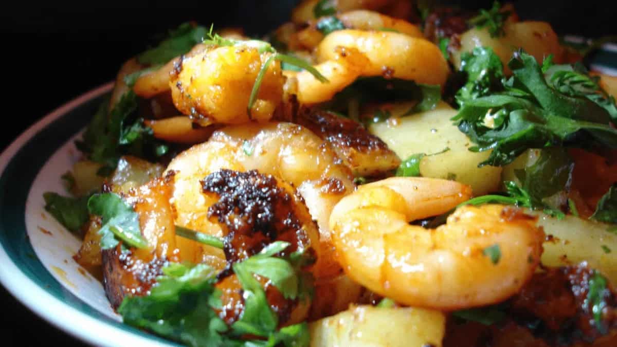 Recipe: Robustly Spicy Maharashtrian Kolambi (Prawns) Thecha