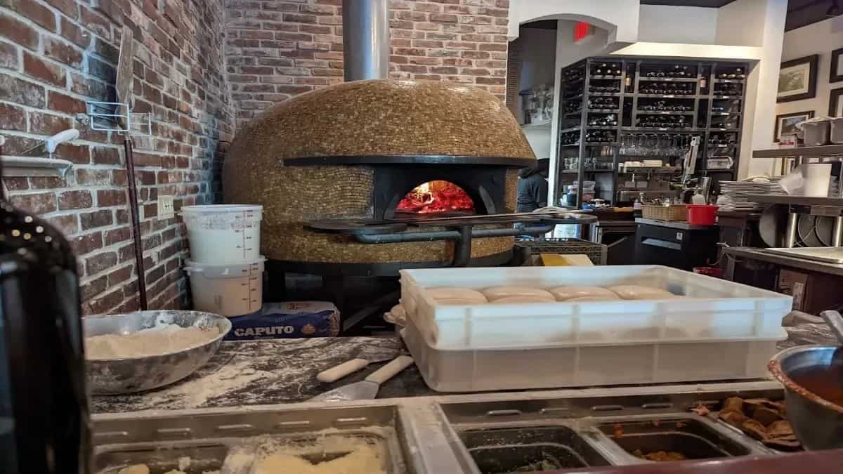 Pizza in Tampa: 6 Best Pizzerias To Visit Around The City