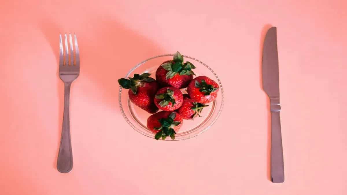 8 Tasty Strawberry Snacks For Late-Night Munchies