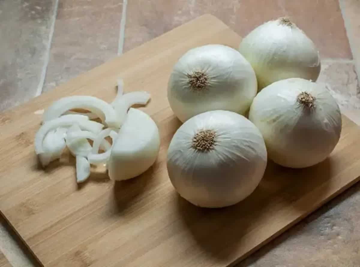 Exploring The 5 Incredible Health Benefits Of White Onions