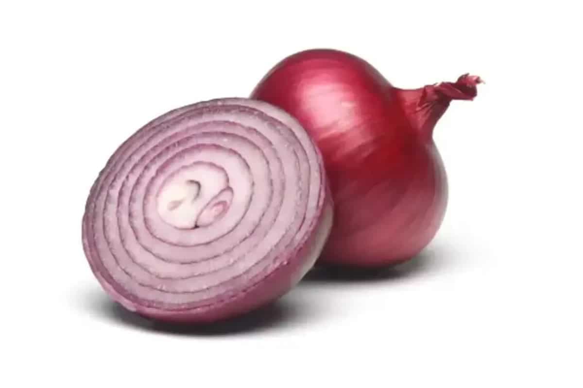 The 7 Essential Health Benefits Of Eating Raw Onions