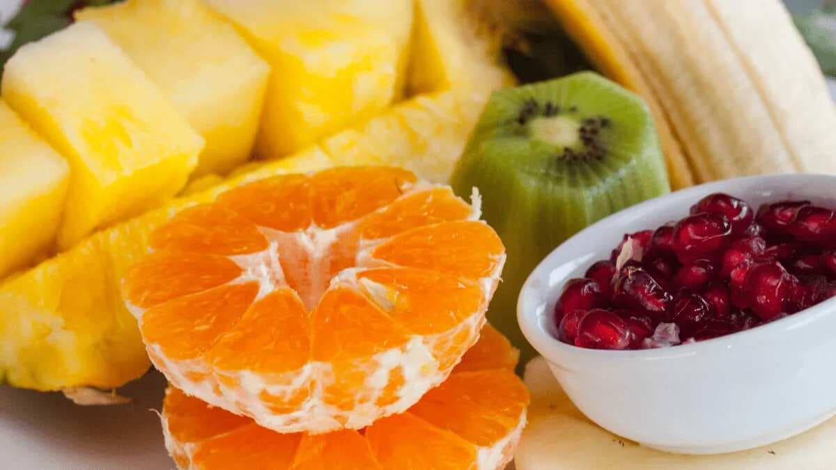 Low-Sugar Fruits That Help Control Blood Sugar Spikes
