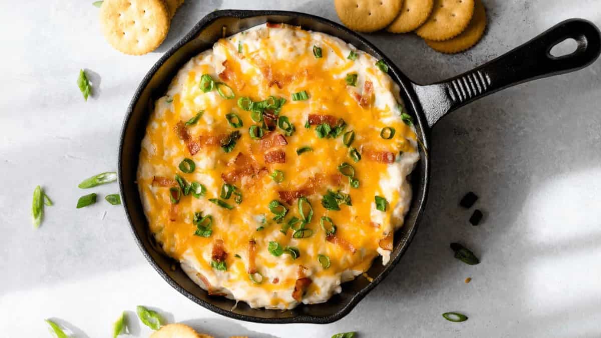 Baked Potato Dip For Lazy Evenings In Front Of The TV