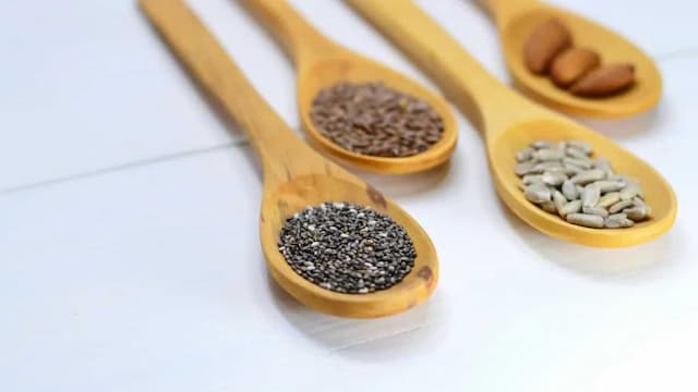Seed Cycling: Understanding The Naturopathic Remedy For Hormonal Balance