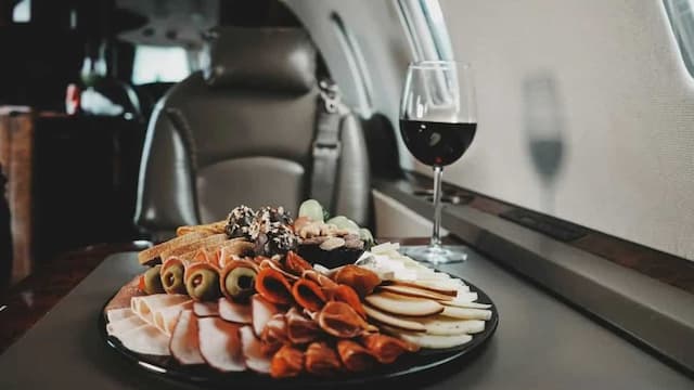 Hydrate, Indulge, Repeat: A Guide To Healthy Holiday Eating