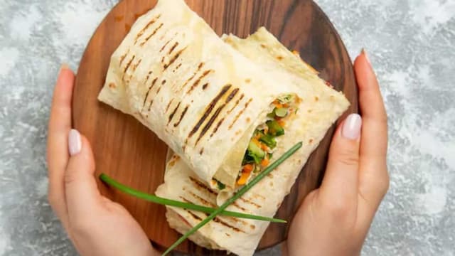 Easy And Wholesome Bread-Free Sandwich Ideas To Try