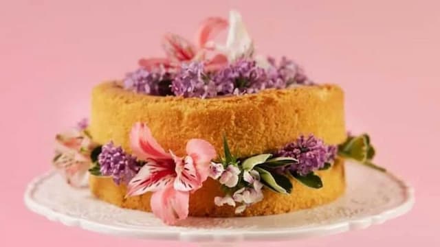 Dessert Ideas Inspired By Taylor Swift’s Engagement Aesthetic