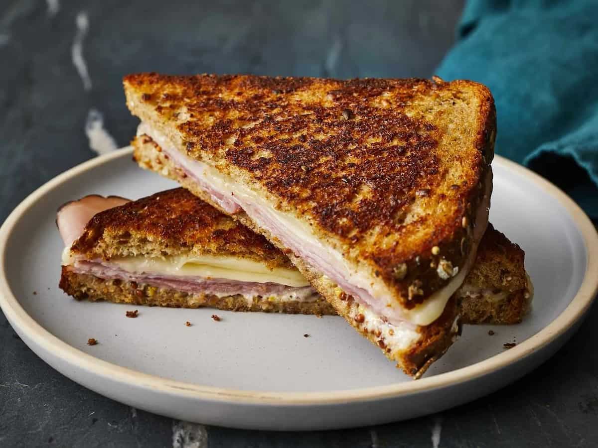 8 Cheese Sandwiches That Will Satiate Your Tastebuds