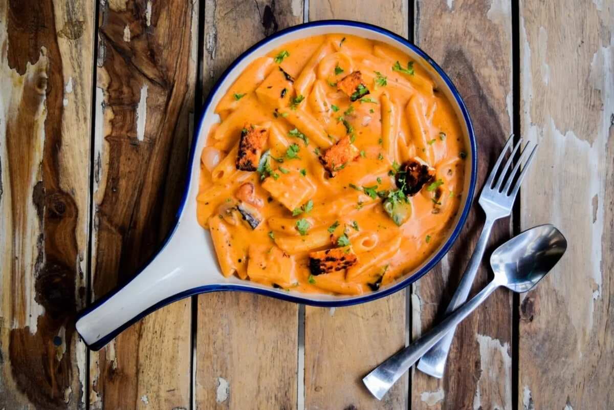 Struggling With Hunger Pangs? Try This Tandoori Chicken Pasta