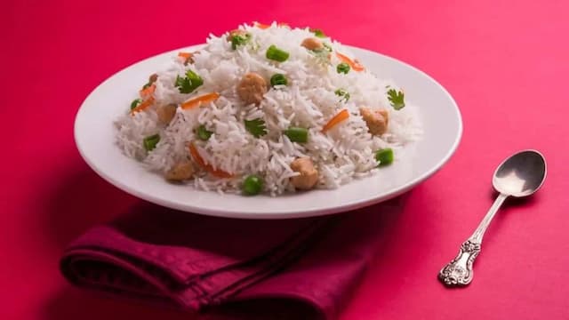 This Viral Green Soya Pulao Is Perfect For Your Next Vegan Meal