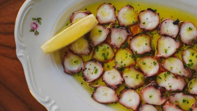 Food Science: Why Emulsification Of Vinaigrettes Make Good Salad Dressings