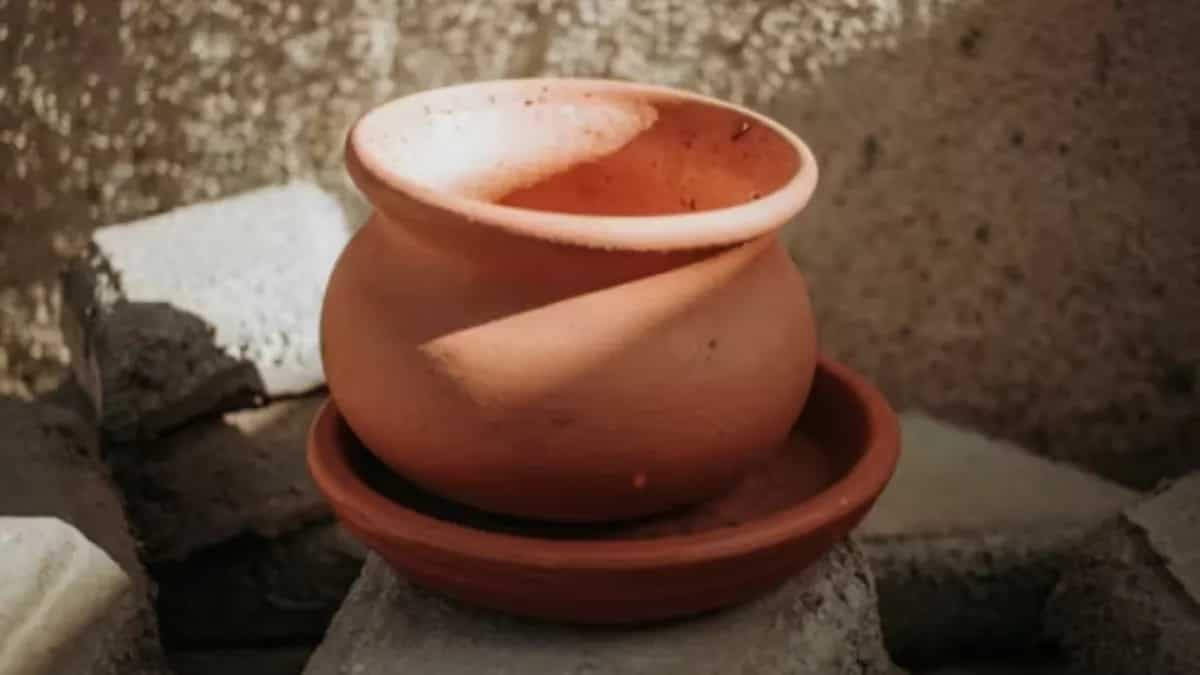6 Tips To Wash And Maintain A Matka During Summer