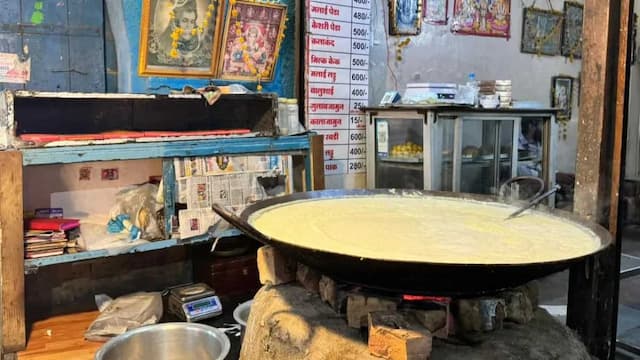 Heritage Dishes Of Amravati And People Who Kept Them Alive