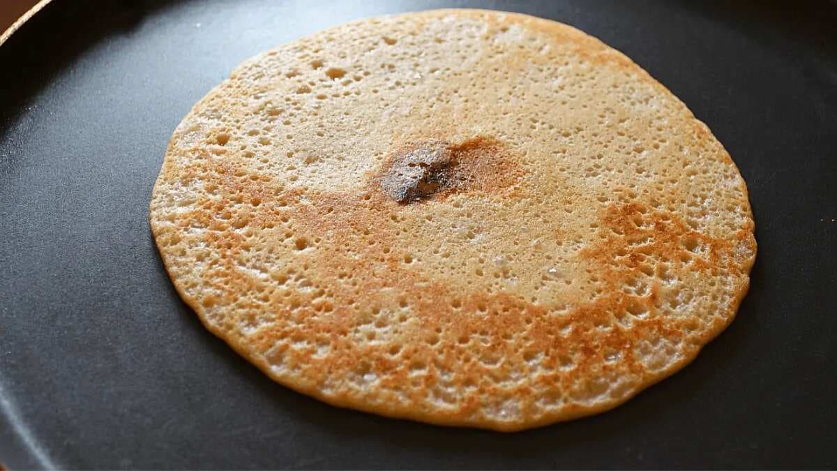Healthy, Hearty and Wholesome Godhi Dosey (Whole Wheat Dosas)