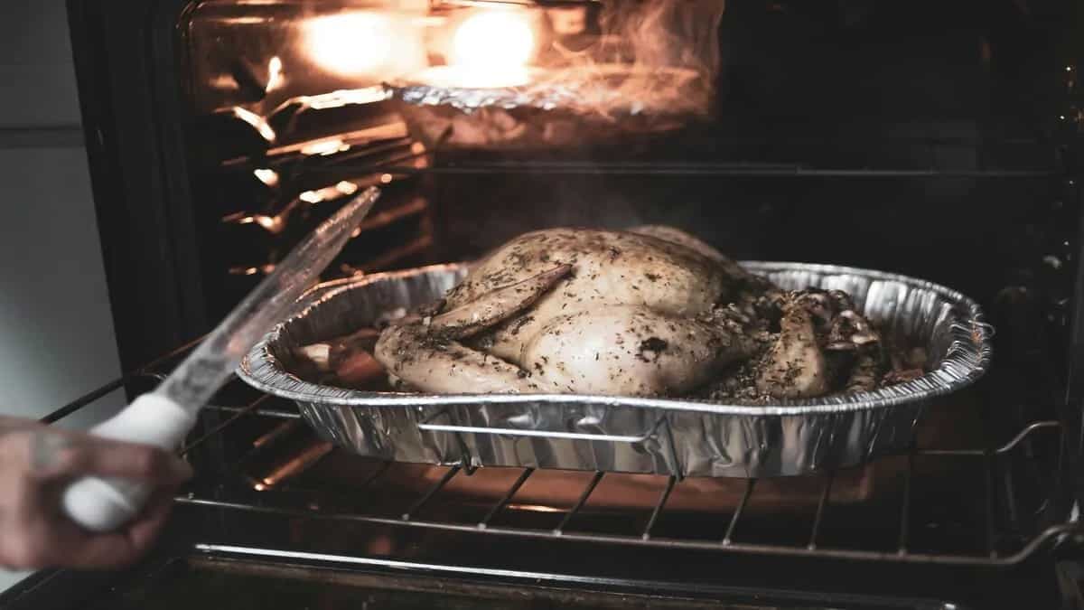  5 Easy Tips and Tricks To Prevent Oven Spillage While Baking