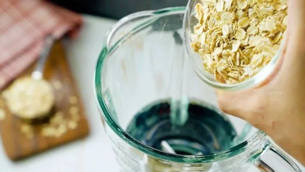 Oatmeal Water: A Healthy Drink To Balance Cholesterol Levels