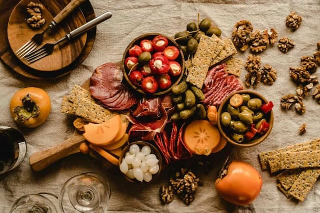 Easy Christmas Charcuterie Board Tips For A Well-Balanced Spread