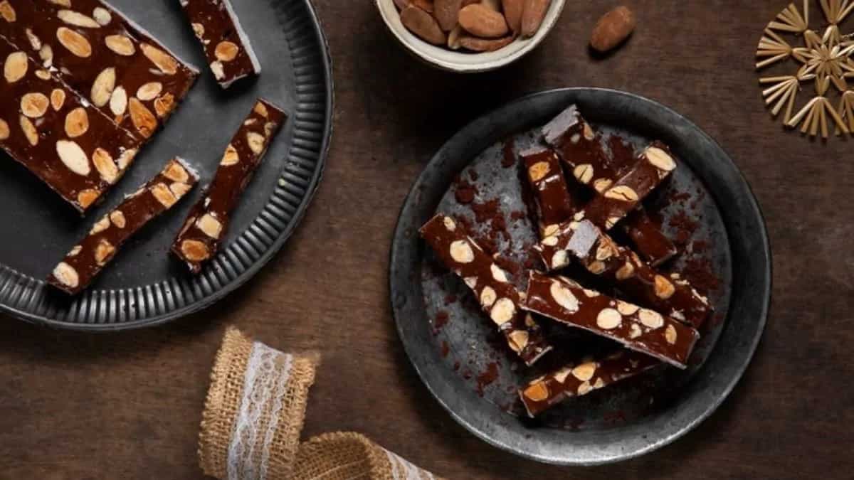 7 Ingredients To Pair With Chocolate For Perfect Desserts