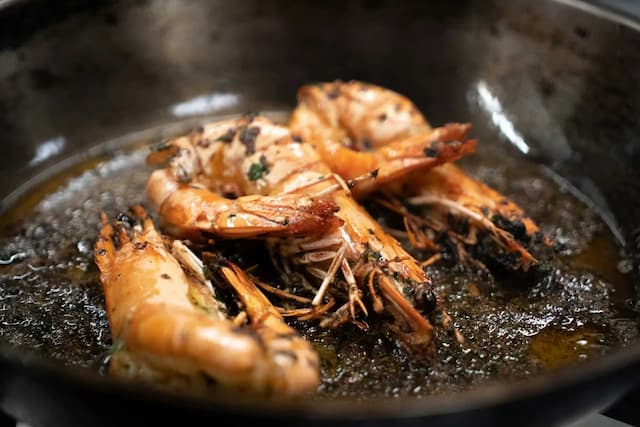 Are You A Prawn Lover? Tips To Pick, Clean & Prep Prawns At Home