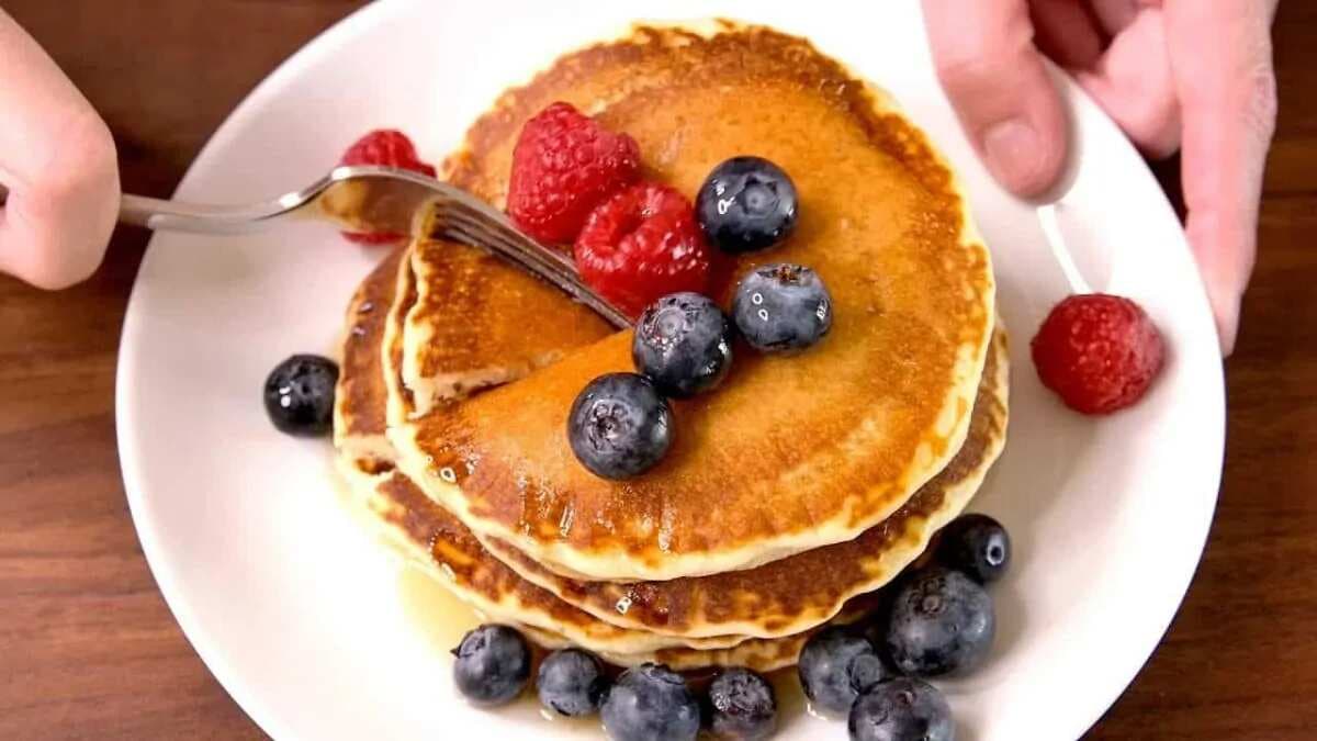 9 Tips For Fluffy Pancakes, Make The Perfect Stack At Home