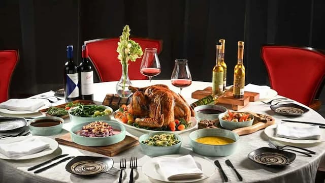 Thanksgiving 2025 Bengaluru: Festive Menus With Turkey & Dessert