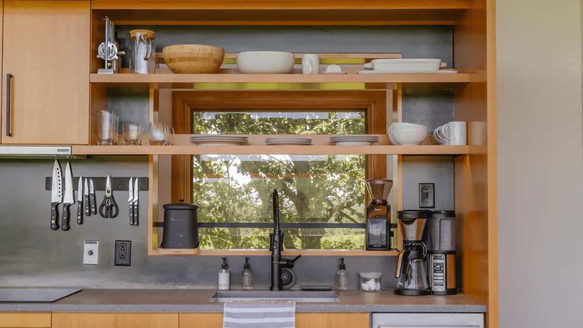 Declutter Your Kitchen Using These Space-Saving Items