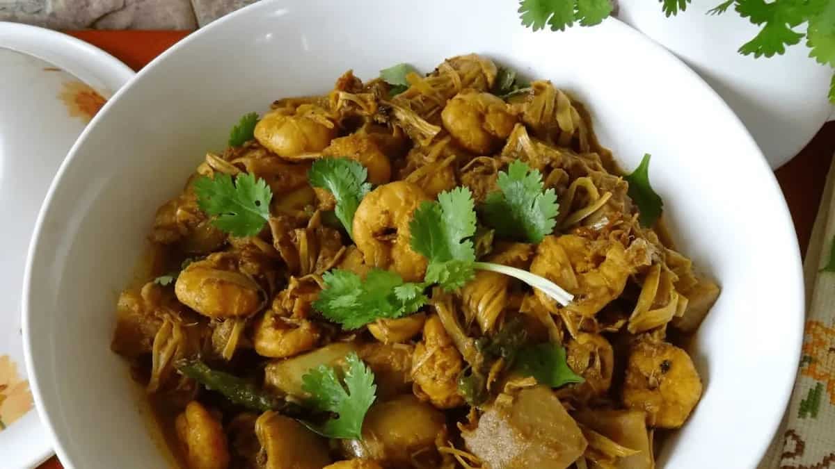 Kerala-Style Jackfruit Seed Prawn Curry For Summer Dinners