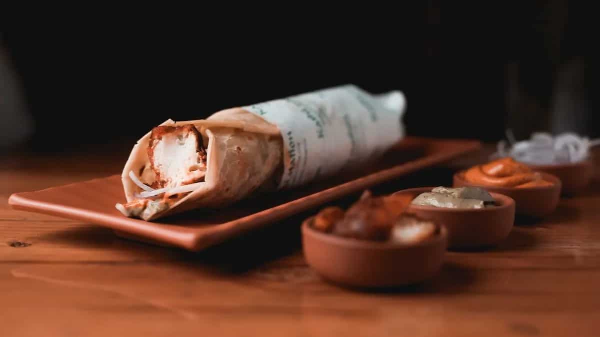 Chow Down On Kolkata Style Chicken Kathi Rolls This Weekend