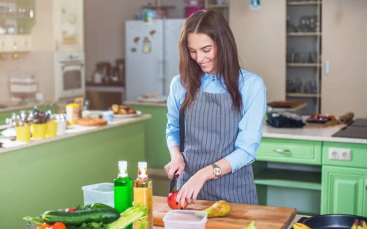 Top 5 Kitchen Apron: Stylish And Comfortable