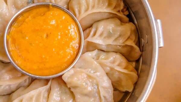 Momo lovers, here are 3 reasons to make you think twice about eating this street food!