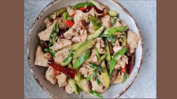 Recipe: Say ‘yes’ to muscle growth and bone health this Wednesday with stir fried chicken and cucumber