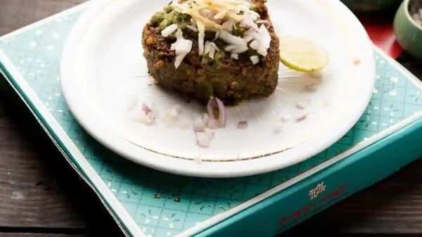 Discover the unique flavours of Lucknow’s matar tikki