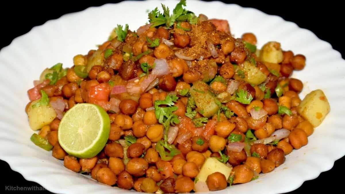 Treat Yourself This Weekend With Masala Chana Chaat 