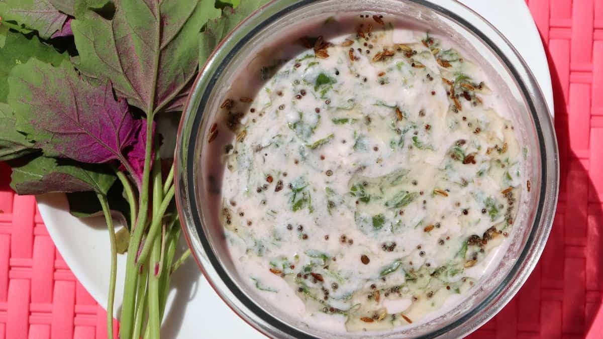 This 5-minute recipe of bathua raita is a winter show stealer!