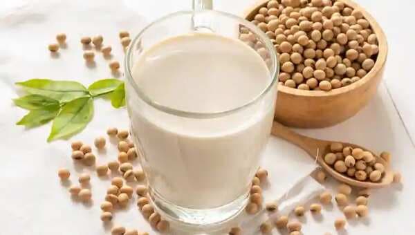 Here&#8217;s why you need to ditch dairy and switch to soy milk right now