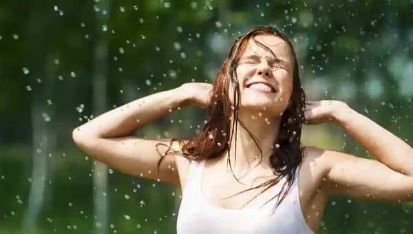 Include these 5 nutrients to your monsoon diet to recharge your immune system