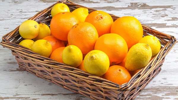 Orange or lemon: Which one has more vitamin C?