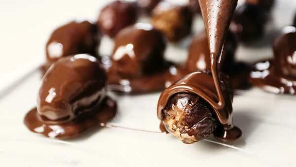 Ramadan 2022: Fasting or not, you got to try these yummy dark chocolate dates