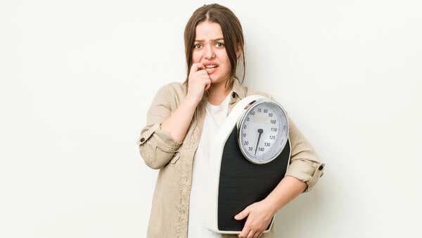 Besan or suji: What's better for weight loss? An expert answers