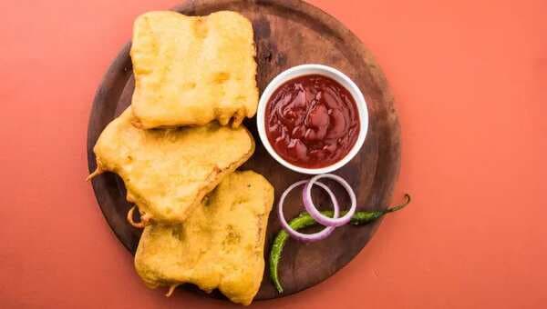 This easy baked bread pakora recipe is the ultimate healthy snack for the monsoon