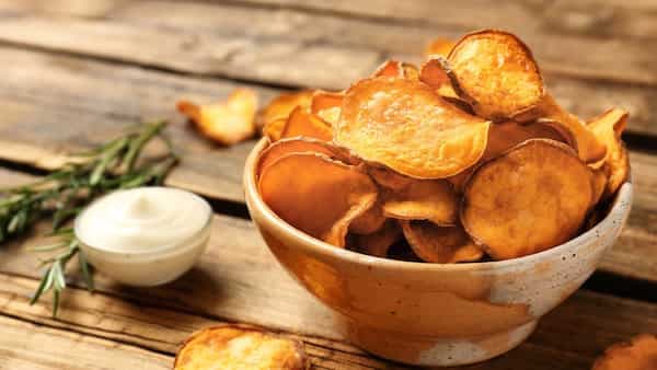 Try this baked sweet potato chips recipe for healthy snacking this festive season