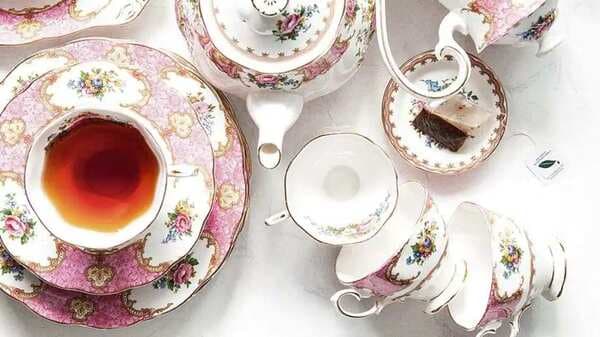 All about teaspoons, porcelain cups and saucers