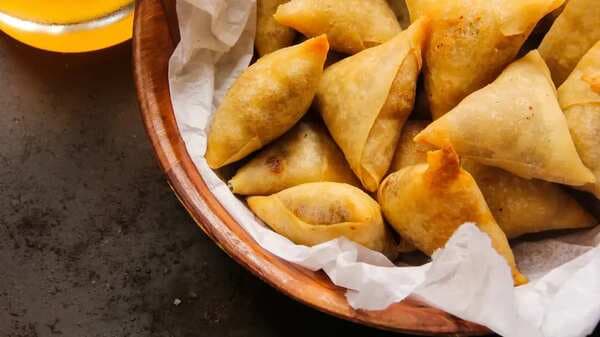 What's cooking for iftar: A recipe for keema samosa