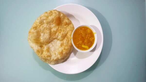 The Bhatura To Your Chole: How To Make Bhaturas In Just 15 minutes?  