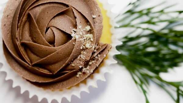 How To Make Chocolate Frosting: 3 Tips To Help You Ace It